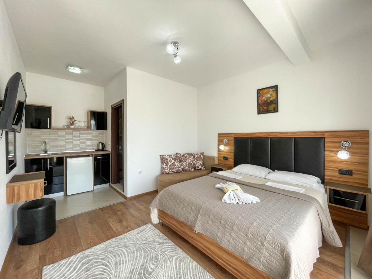 B&B Lovac Hasa 2 Улцинь Екстер'єр фото